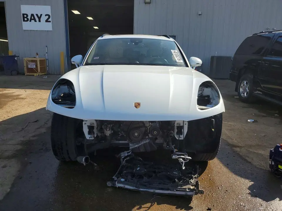 2023 PORSCHE MACAN BASE  