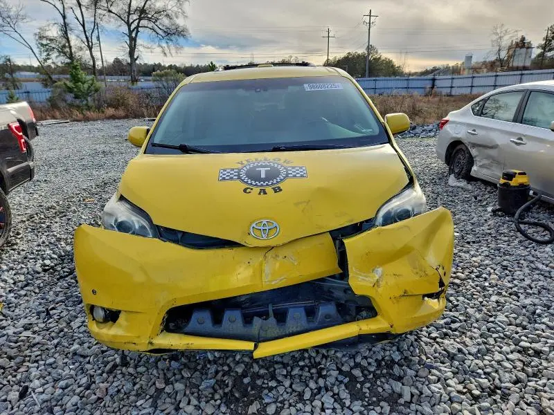 2012 TOYOTA SIENNA XLE  