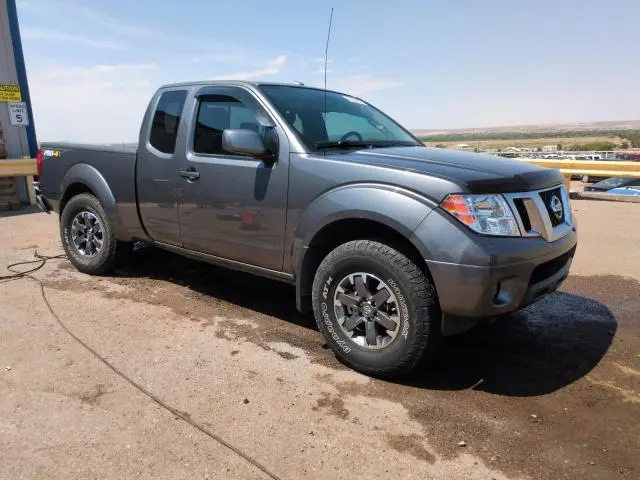 2017 NISSAN FRONTIER SV  