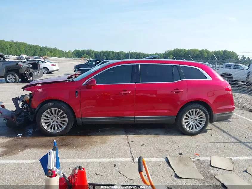 2010 LINCOLN MKT  