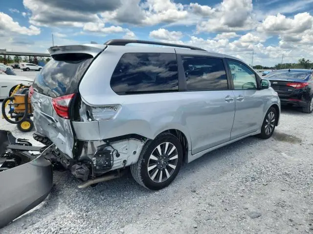 2020 TOYOTA SIENNA XLE  