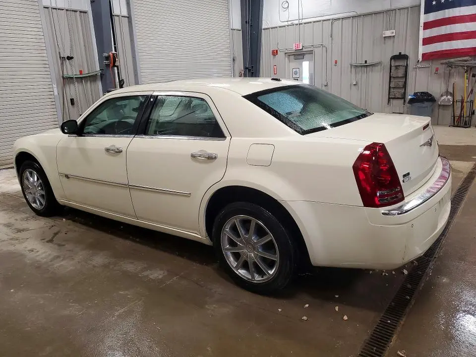 2010 CHRYSLER 300C   