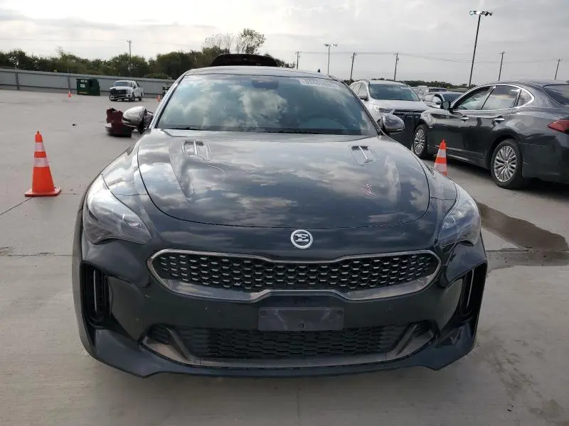 2018 KIA STINGER GT1  