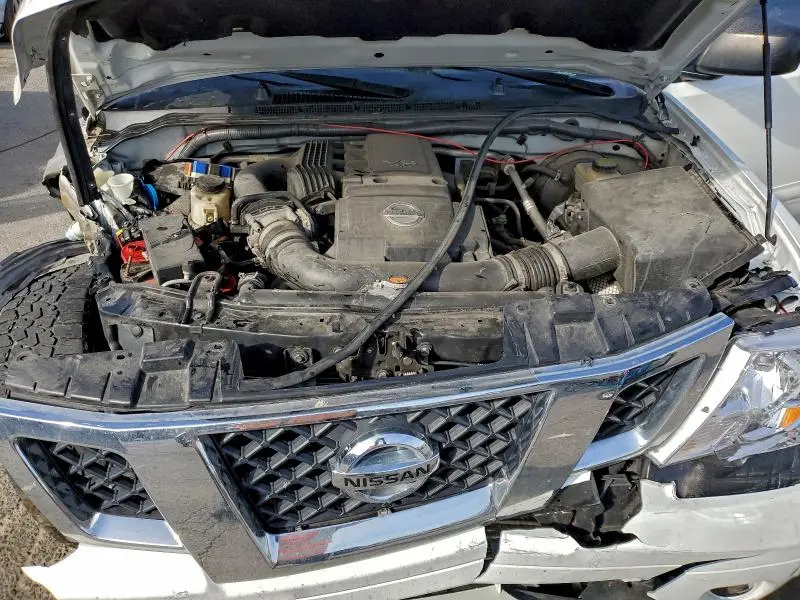 2015 NISSAN FRONTIER SV  