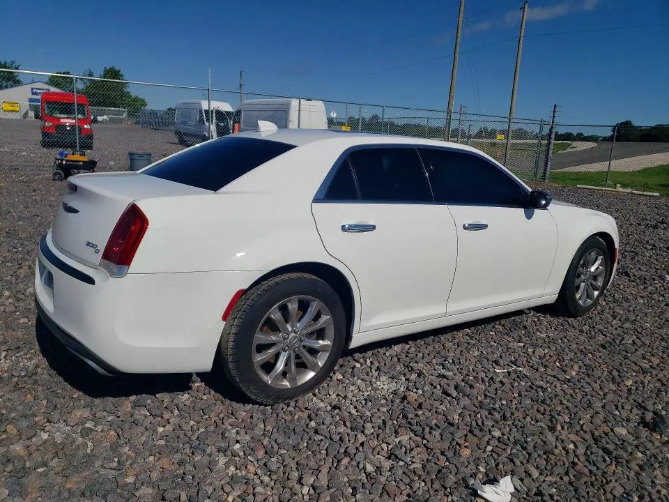 2016 CHRYSLER 300C   