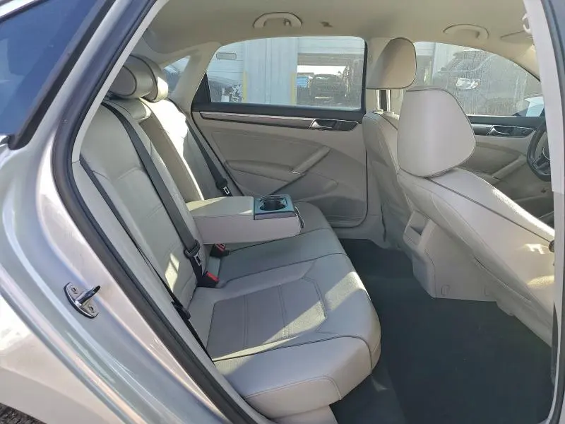 2017 VOLKSWAGEN PASSAT R-LINE  