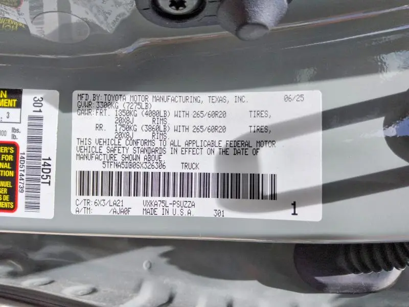 2025 TOYOTA TUNDRA PLATINUM  