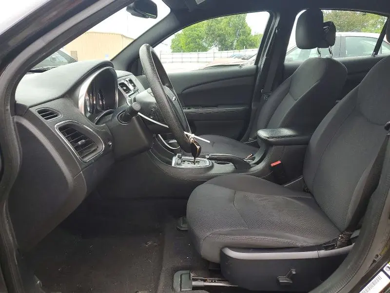 2013 CHRYSLER 200 LX  