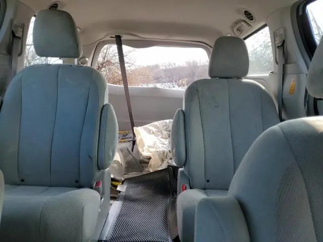 2014 TOYOTA SIENNA   