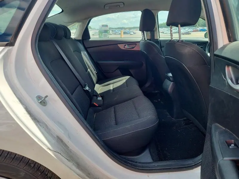 2021 KIA FORTE FE  