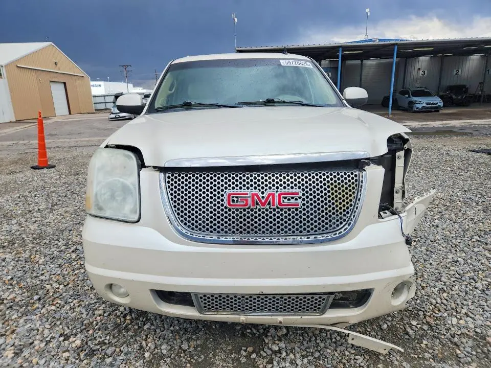 2011 GMC YUKON DENALI  