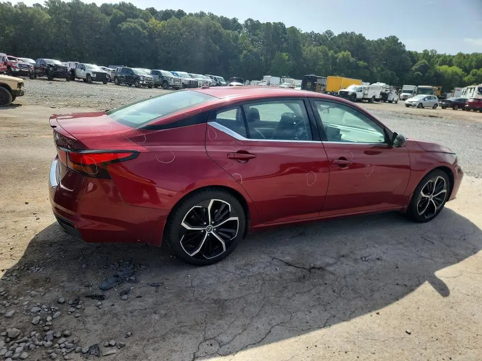 2023 NISSAN ALTIMA SR  