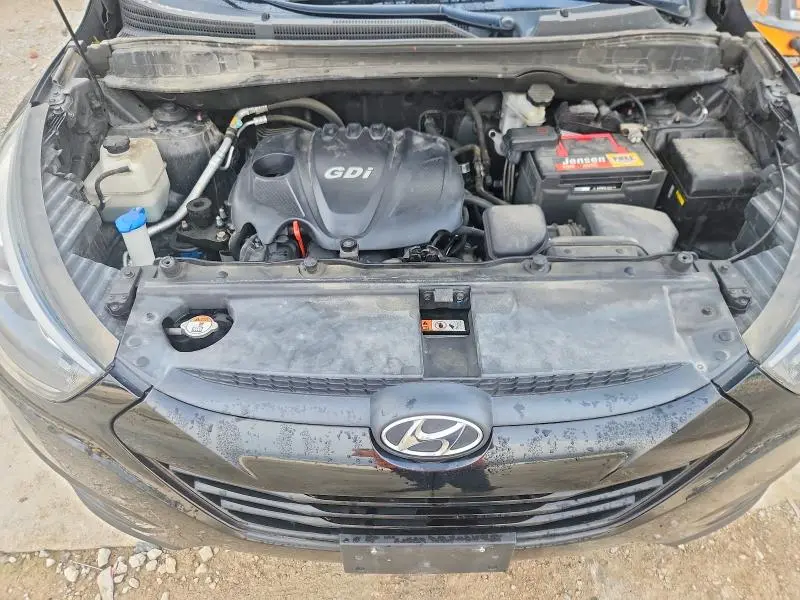 2015 HYUNDAI TUCSON SE  