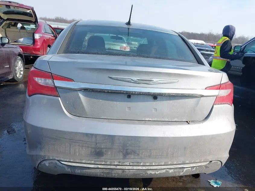 2013 CHRYSLER 200 LX