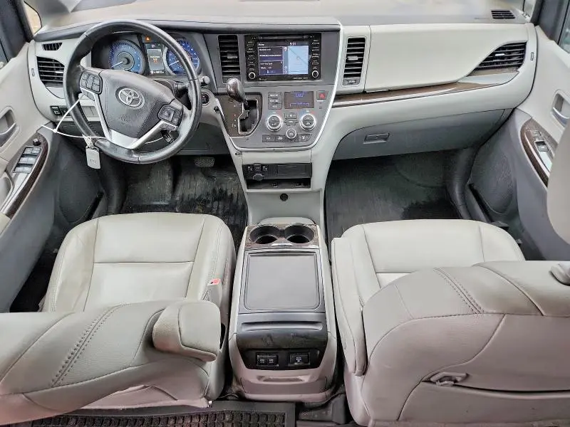 2020 TOYOTA SIENNA XLE 7-PASSENGER  