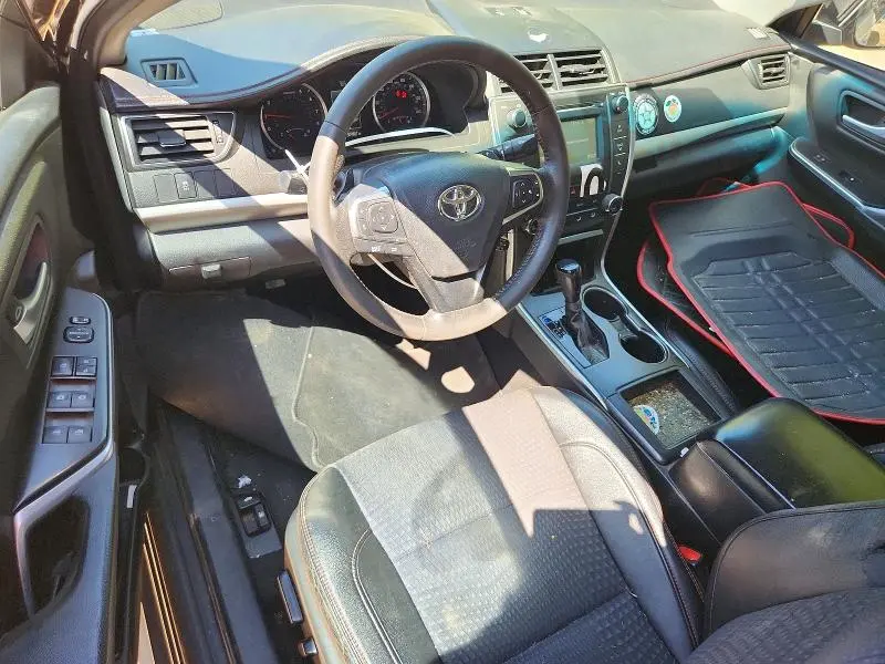 2017 TOYOTA CAMRY SE  