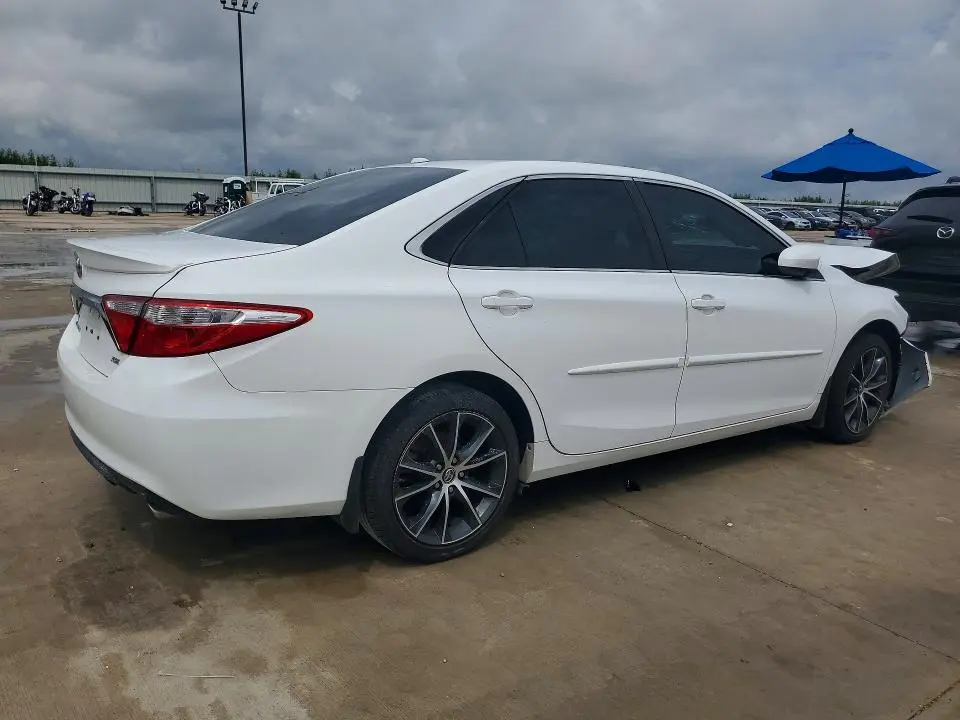 2016 TOYOTA CAMRY XSE  