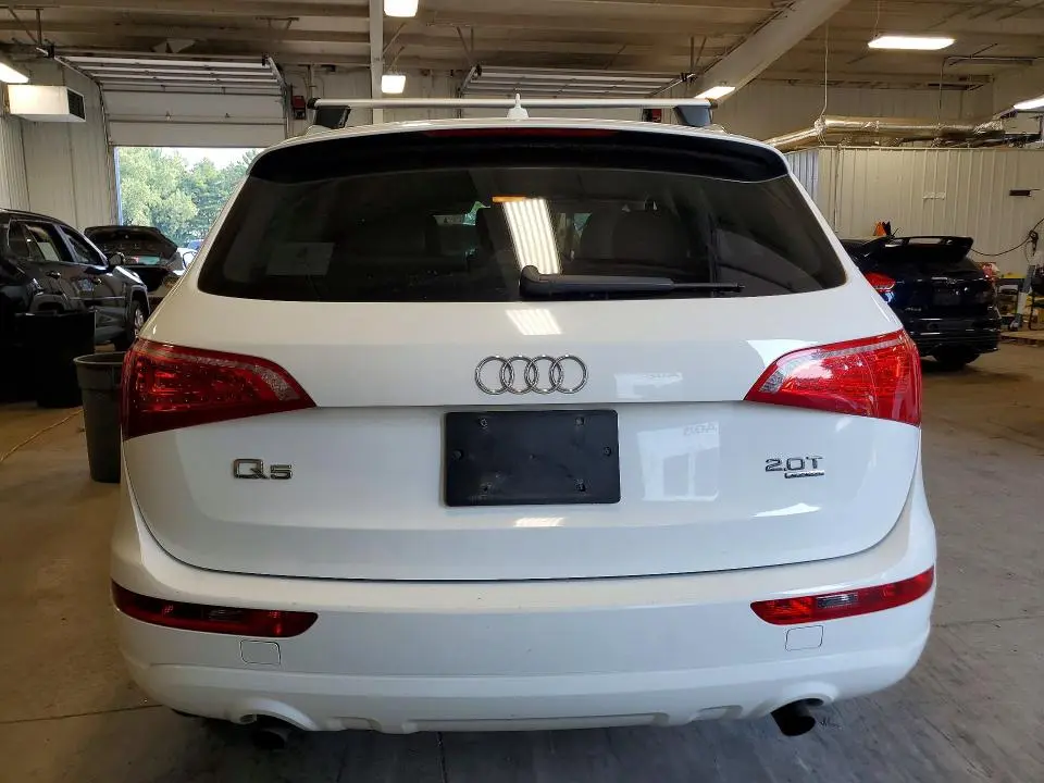 2011 AUDI Q5 PREMIUM  