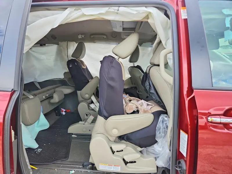 2019 TOYOTA SIENNA XLE PREMIUM 8-PASSENGER  