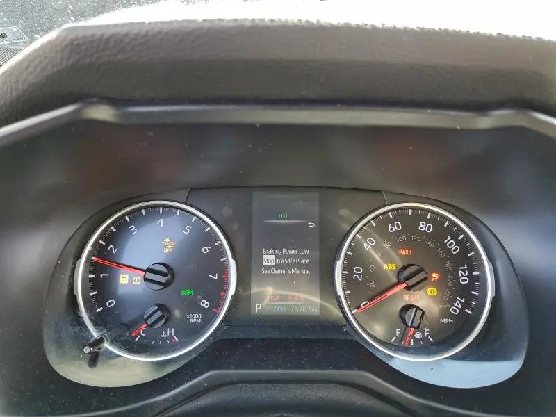 2021 TOYOTA RAV4 XLE  