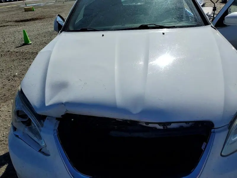 2013 CHRYSLER 200 LX  