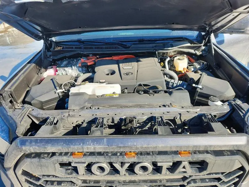 2025 TOYOTA TUNDRA CREWMAX LIMITED  