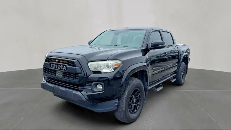 2022 TOYOTA TACOMA SR5 V6  