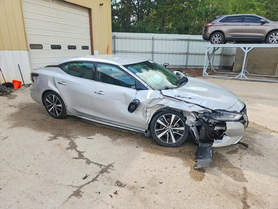 2021 NISSAN MAXIMA SV  
