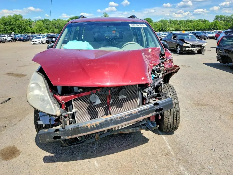 2010 TOYOTA SIENNA LE  