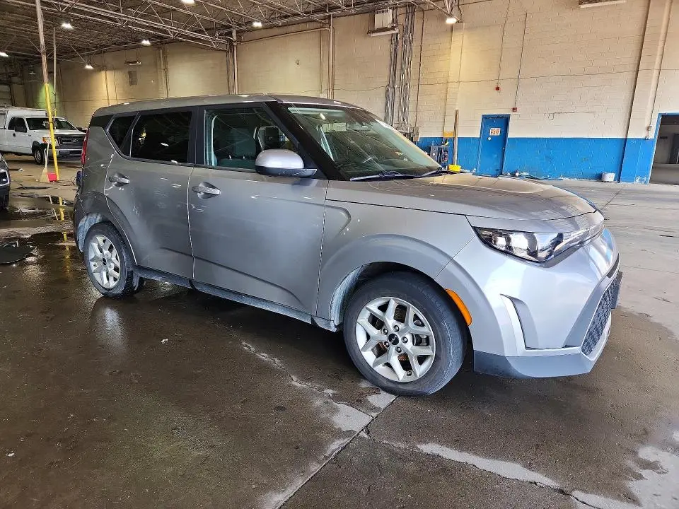 2023 KIA SOUL LX  