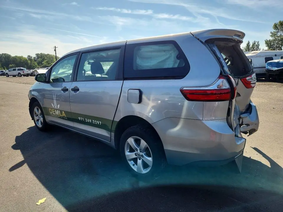 2015 TOYOTA SIENNA L 7-PASSENGER  