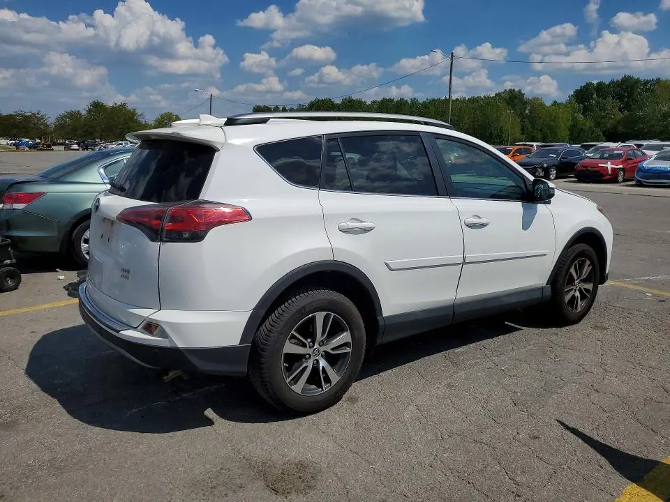 2017 TOYOTA RAV4 XLE  