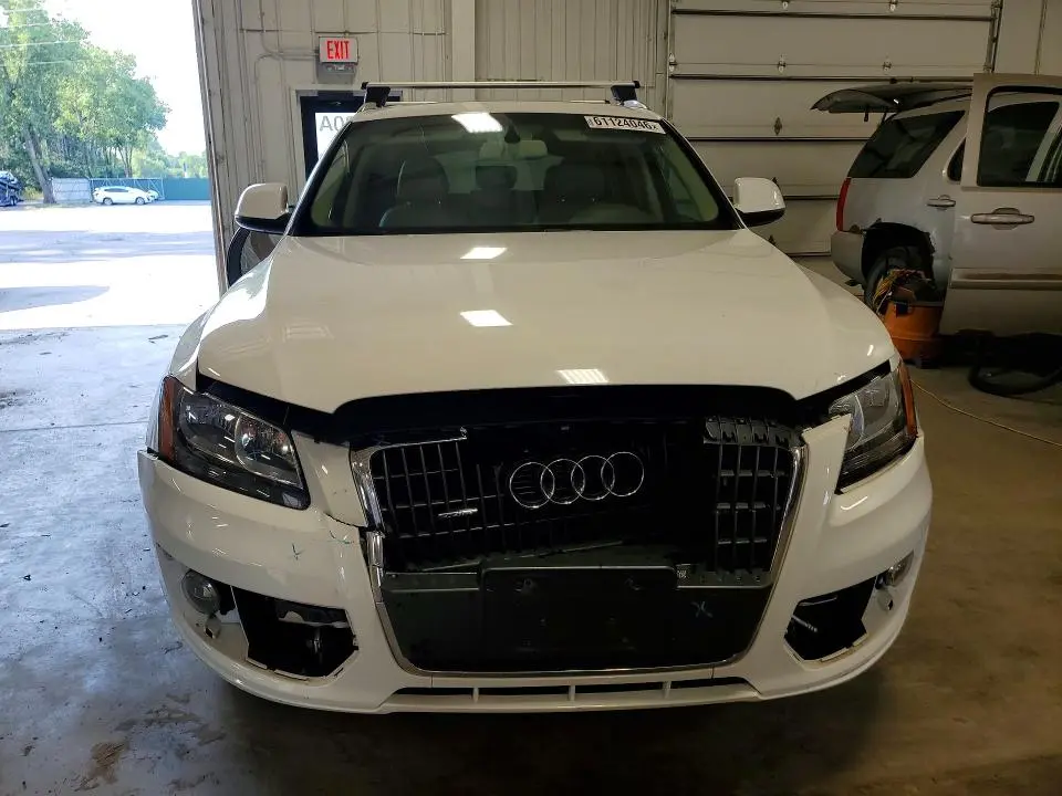 2011 AUDI Q5 PREMIUM  