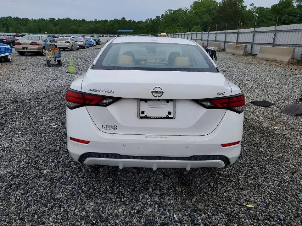 2022 NISSAN SENTRA SV  