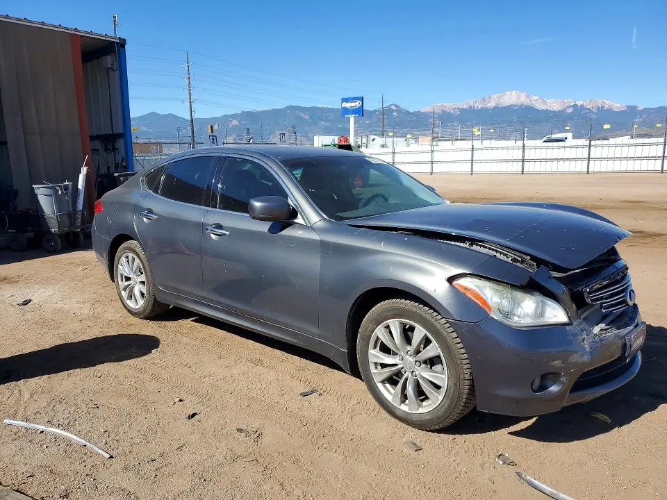 2012 INFINITI M37 X  