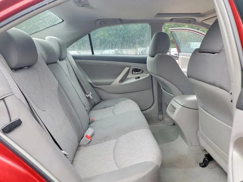 2011 TOYOTA CAMRY SE  