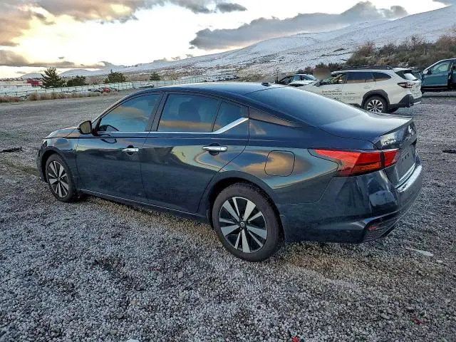 2022 NISSAN ALTIMA SV  