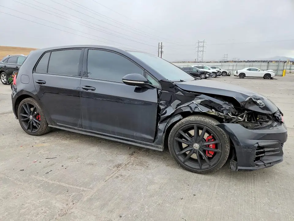 2021 VOLKSWAGEN GTI S  