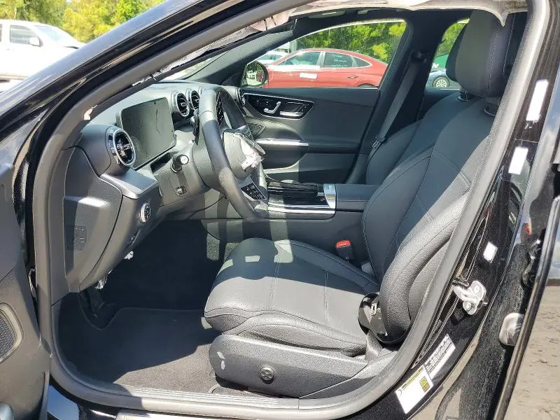2025 MERCEDES-BENZ C 300  