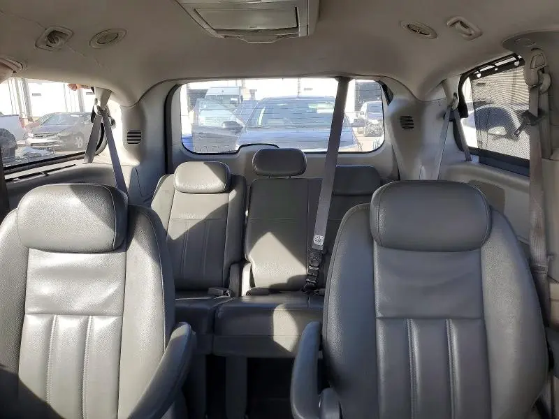 2010 CHRYSLER TOWN & COUNTRY TOURING  