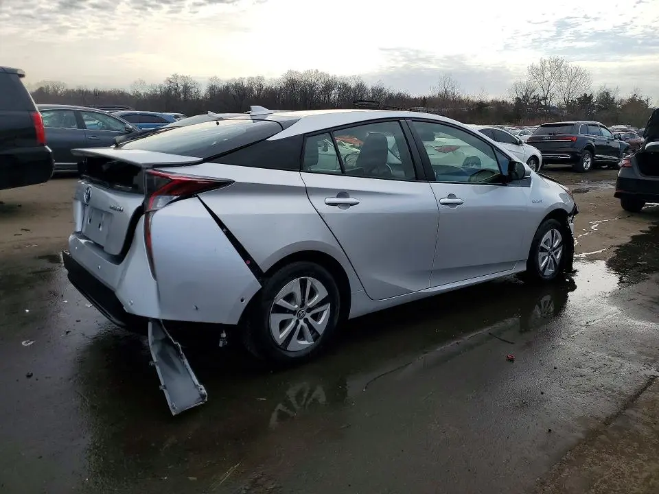 2018 TOYOTA PRIUS THREE  