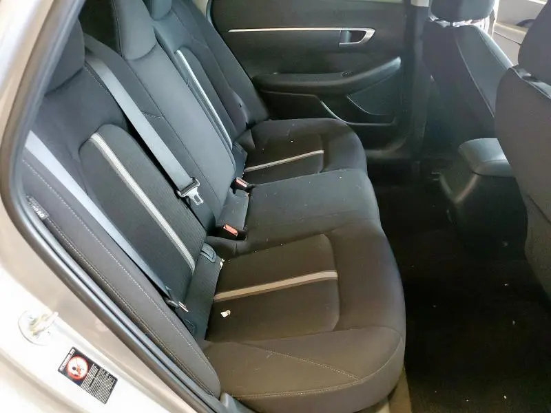 2023 HYUNDAI SONATA SE  