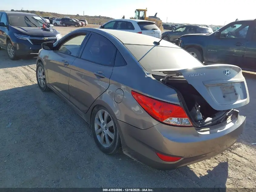 2012 HYUNDAI ACCENT GLS