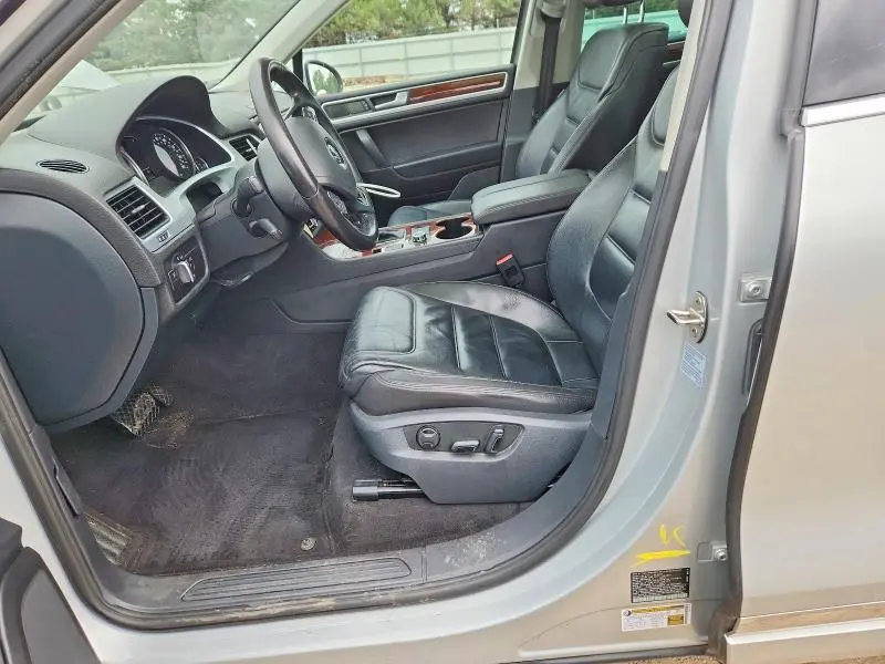 2013 VOLKSWAGEN TOUAREG V6  