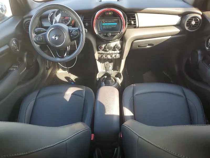 2021 MINI COOPER   