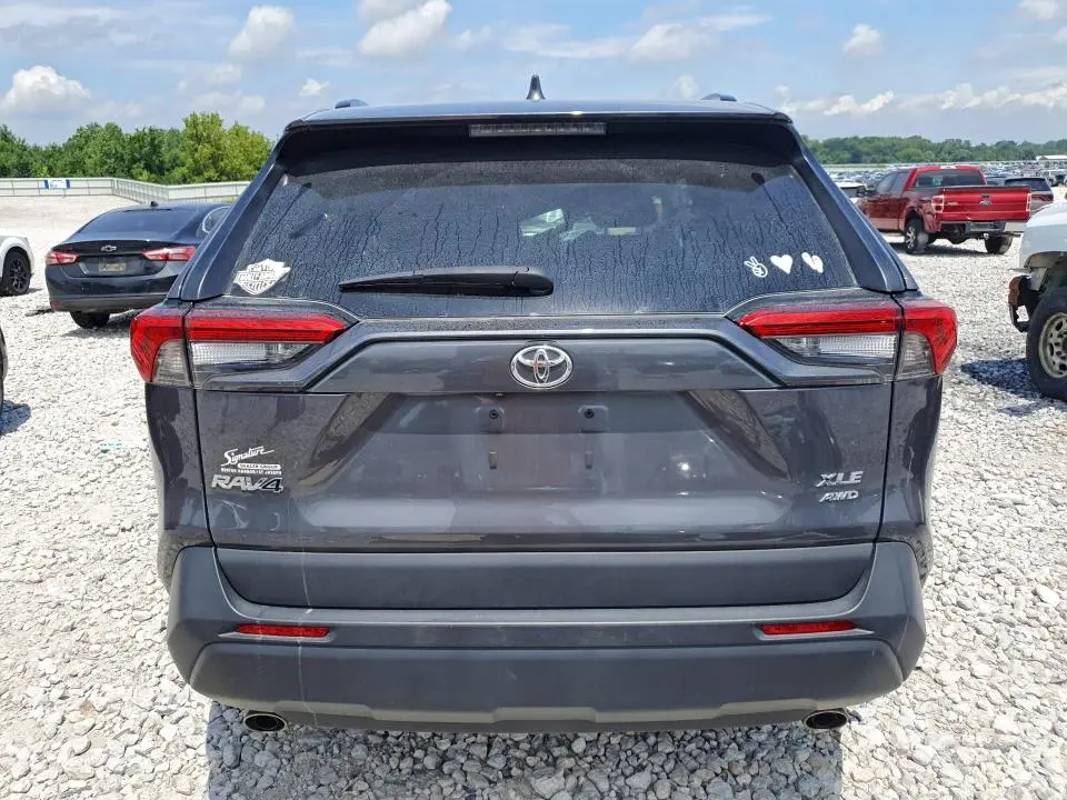 2023 TOYOTA RAV4 XLE  