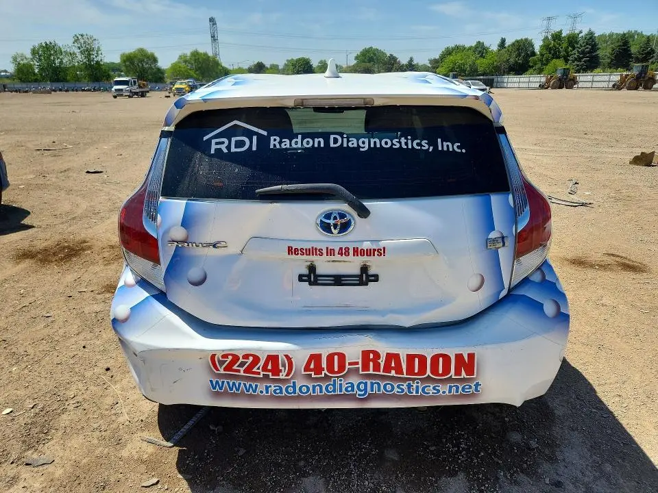 2016 TOYOTA PRIUS C THREE  
