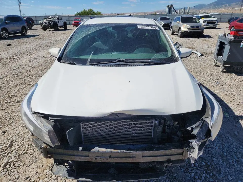 2017 KIA FORTE LX  