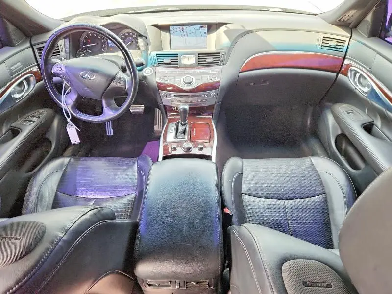 2016 INFINITI Q70 3.7  