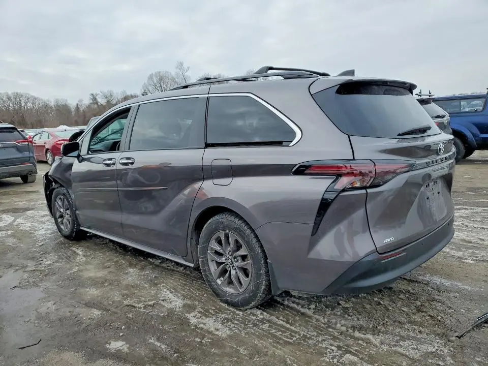 2023 TOYOTA SIENNA XLE 7-PASSENGER  